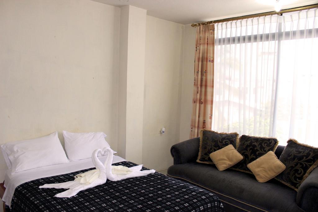 Planet House Hotel Puerto Ayora  Room photo